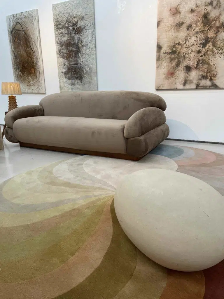 Pebble stone inside - double slinkier