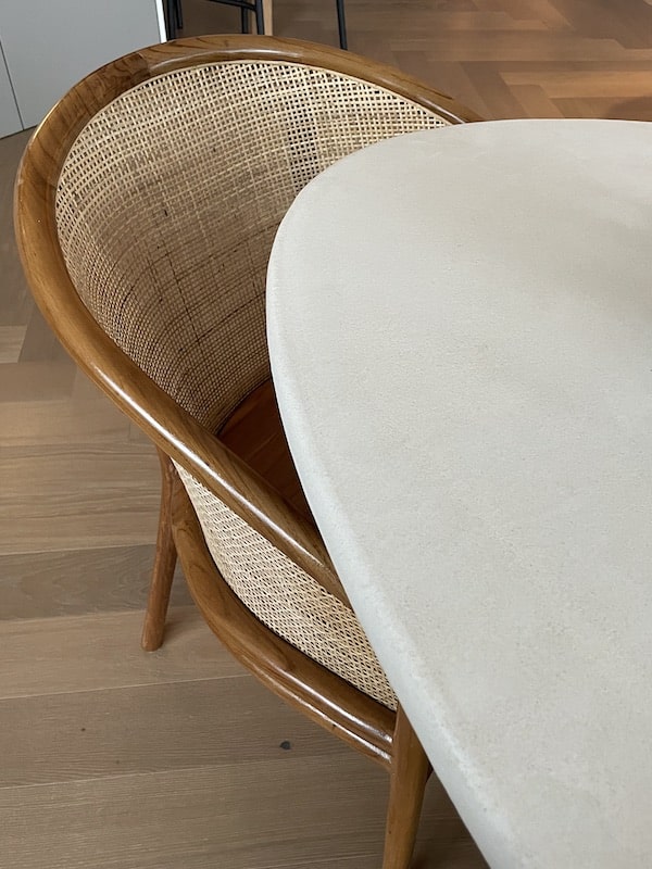 Nestor Rosten Table Normal Chair