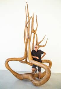 Hugo França sculpture