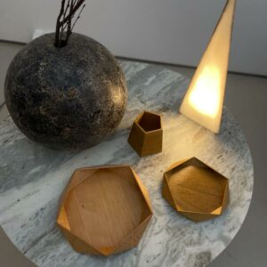 Faceted tray and pencil holder by dorian creation