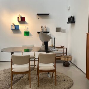 Paqa shelves glass table beech vintage chairs