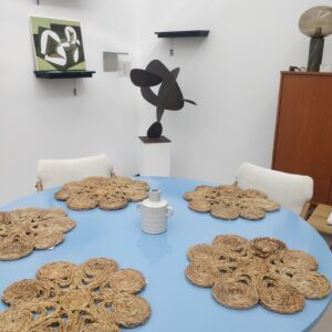 Bronze Saul Velasquez sculpture Jute placemat BITAN table Nordal