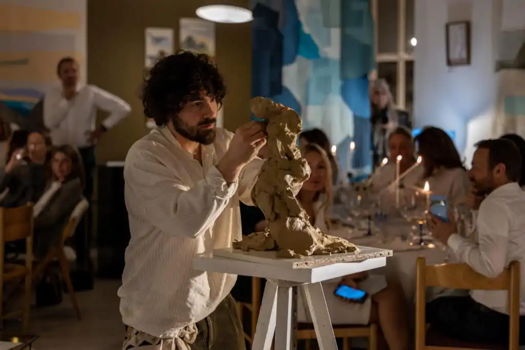 Live performance, sculpting, venue to rent